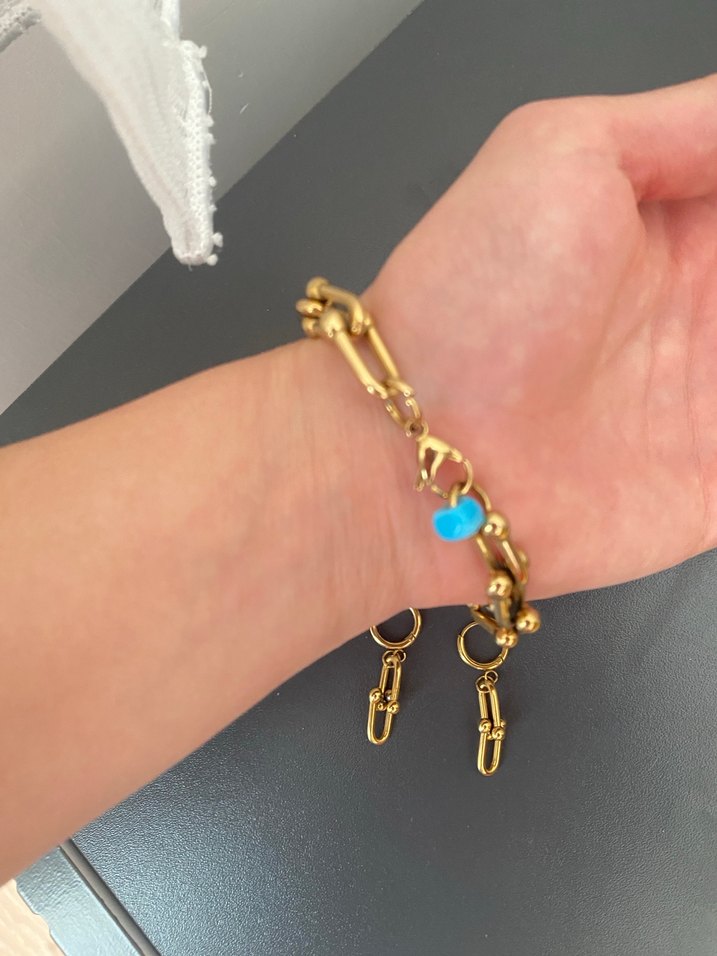 Zincir Detaylı Altın Renk Kadın Bileklik - Görsel 4