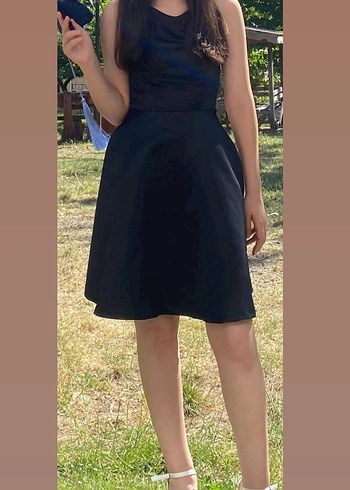 36 Beden Siyah kalın askılı vintage elbise