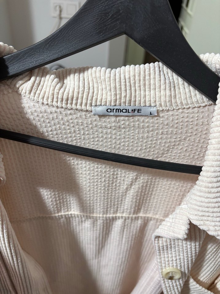 Düğmeli Bej Keten Kadın Gömlek - Görsel 3