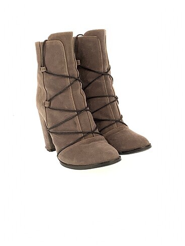 Diğer PreLoved Bot %70 İndirimli.
