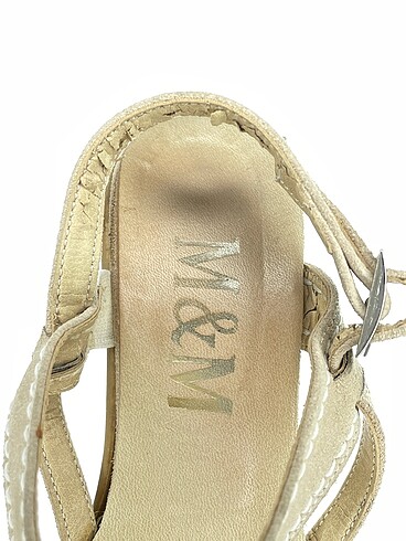 37 Beden çeşitli Renk PreLoved Platform %70 İndirimli.