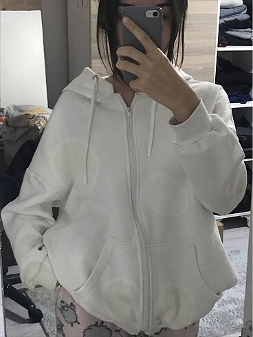 Beyaz oversize kapüşonlu hırka