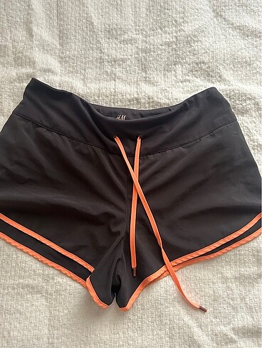 H&M arka cepli şort