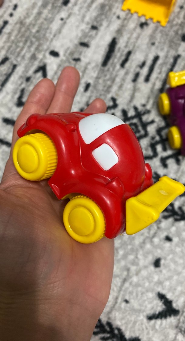 Renkli Plastik Oyuncak Arabalar Seti - Görsel 3