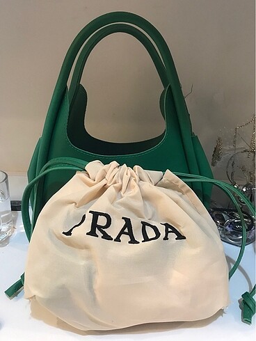  Beden yeşil Renk Prada çanta