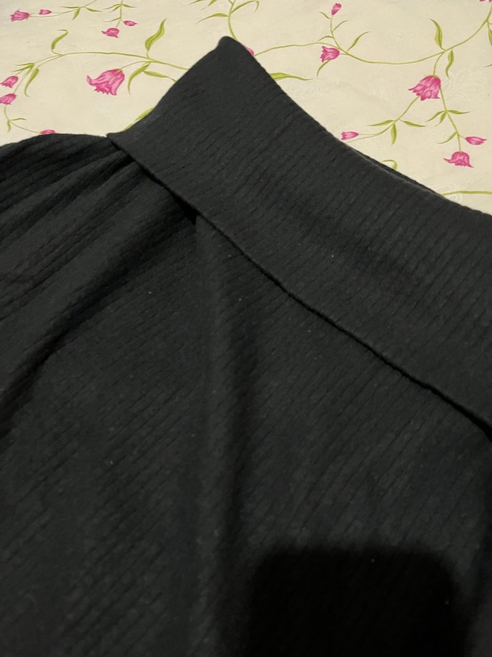 drapeli uzun kollu omzu düşük bluz - Görsel 2