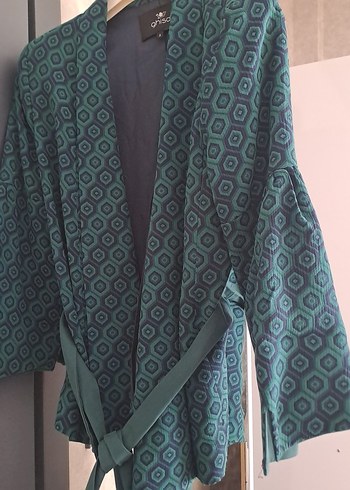 l Beden Desenli Yeşil Kemerli Midi Kimono
