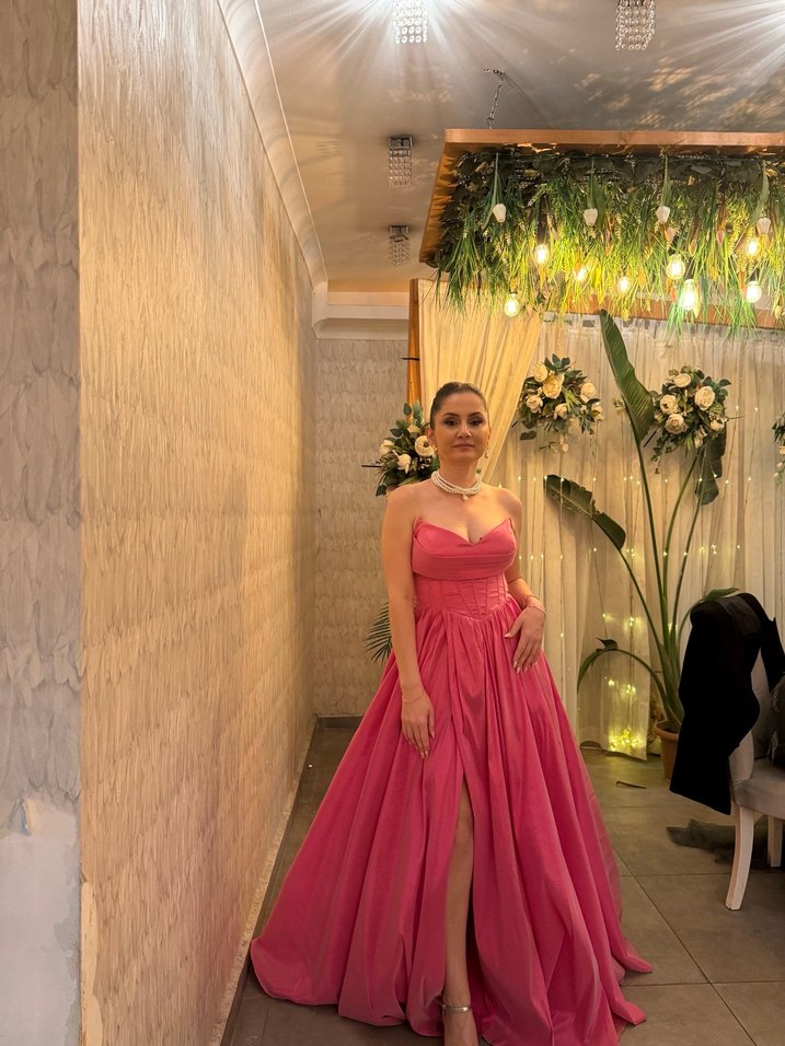 Pembe Drapeli Uzun Straplez Kadın Abiye - Görsel 2