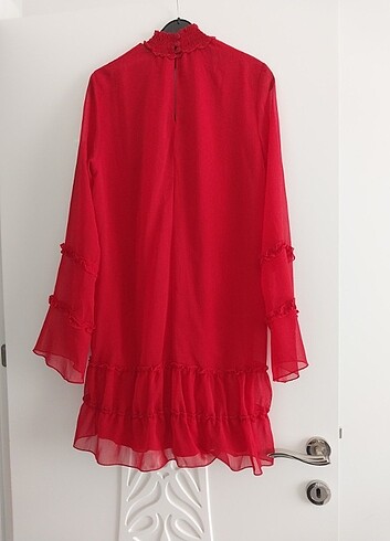 l Beden Fırfırlı kırmızı elbise 