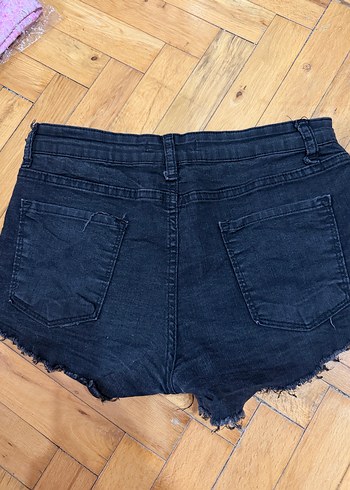 Boncuk Detaylı Siyah Mini Şort - Görsel 2