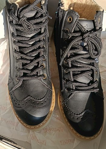 36 numara hiç kullanılmadı parlak Siyah Sokak Tarzı kız Bağcık - Görsel 3