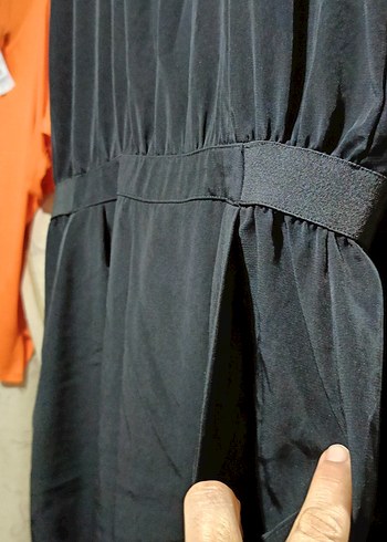 SPAZİO SIRTI DANTEL DETAYLI SİYAH  SATEN Mini Tulum - Görsel 6