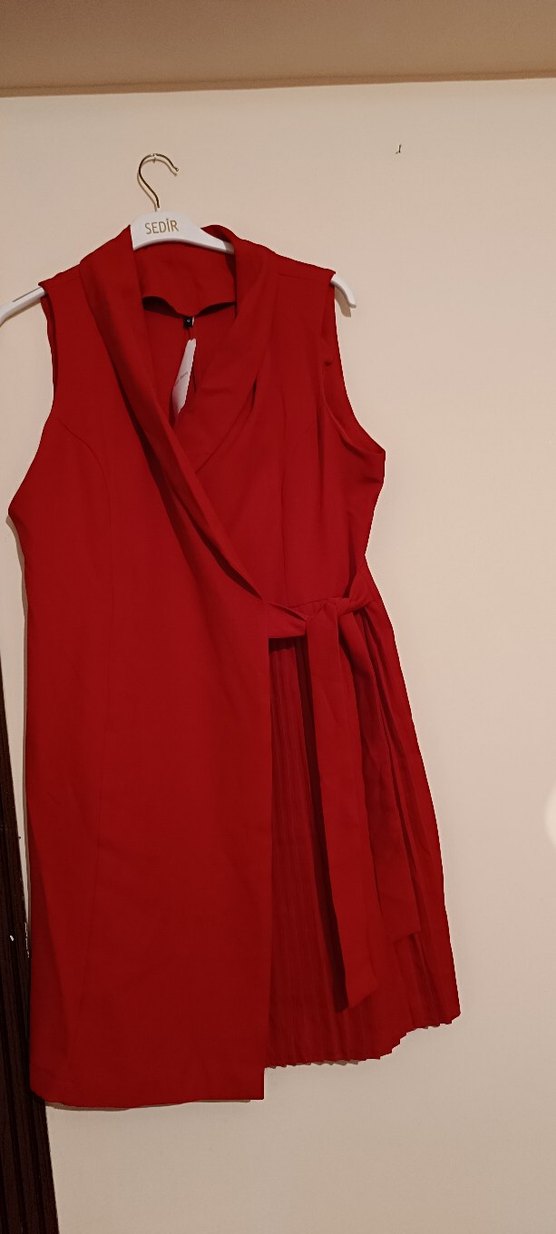 Kırmızı Midi Kolsuz Ofis Elbisesi - Görsel 5