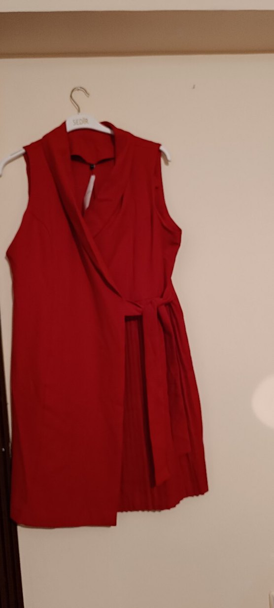 Kırmızı Midi Kolsuz Ofis Elbisesi - Görsel 2