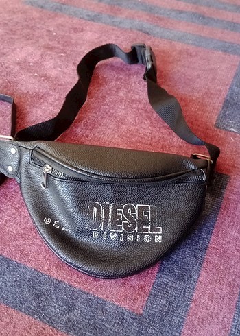 Calvin Klein Siyah Diesel Baskılı Kemerli Çapraz Çanta