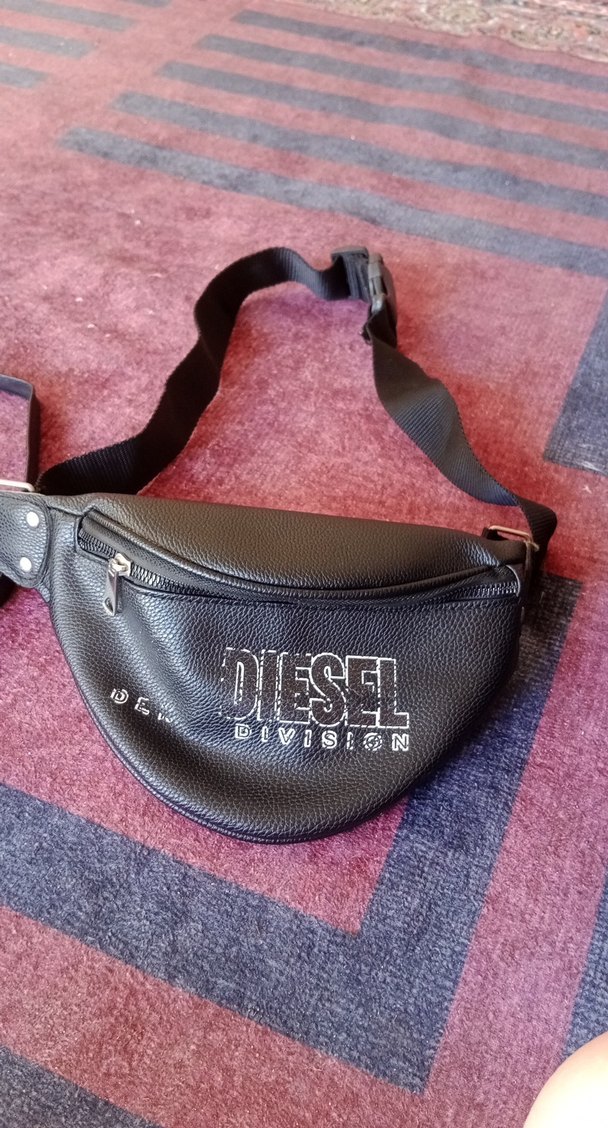 Siyah Diesel Baskılı Kemerli Çapraz Çanta - Görsel 2