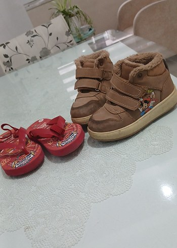 Erkek Çocuk Renkli Kaydırmaz Terlik - Görsel 3