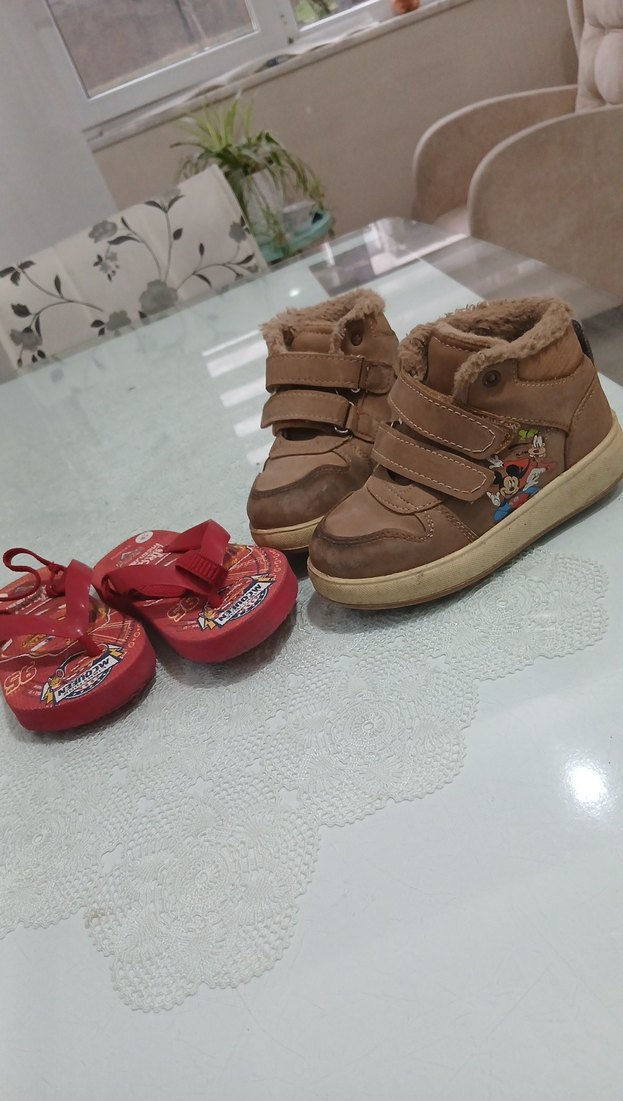 Erkek Çocuk Renkli Kaydırmaz Terlik - Görsel 3