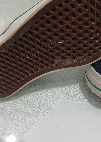 Kız Çocuk Beyaz Nakışlı Cırt Cırtlı Terlik - Görsel 3