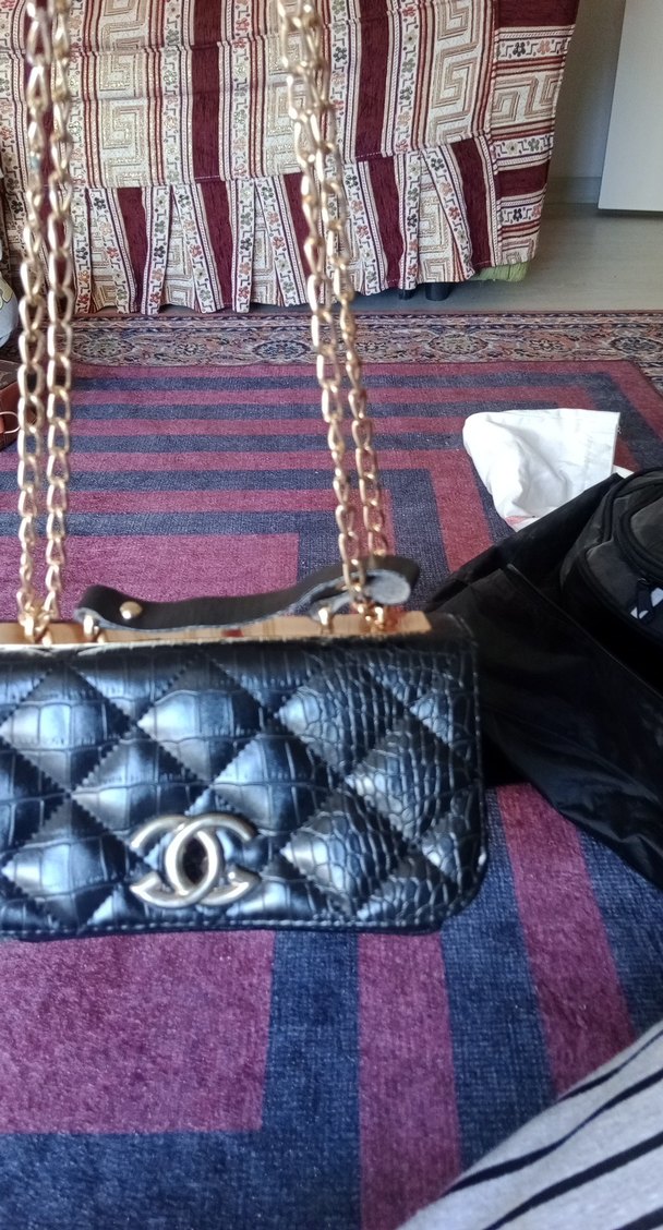 Zincir Detaylı Siyah Deri Yılan Desenli Çanta - Görsel 3