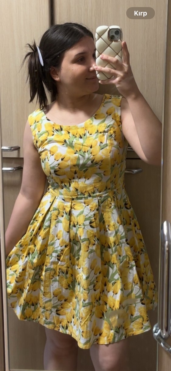 Sarı lale desenli elbise - Görsel 2