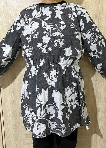 Gri Çiçek Desenli Tunik - Görsel 2