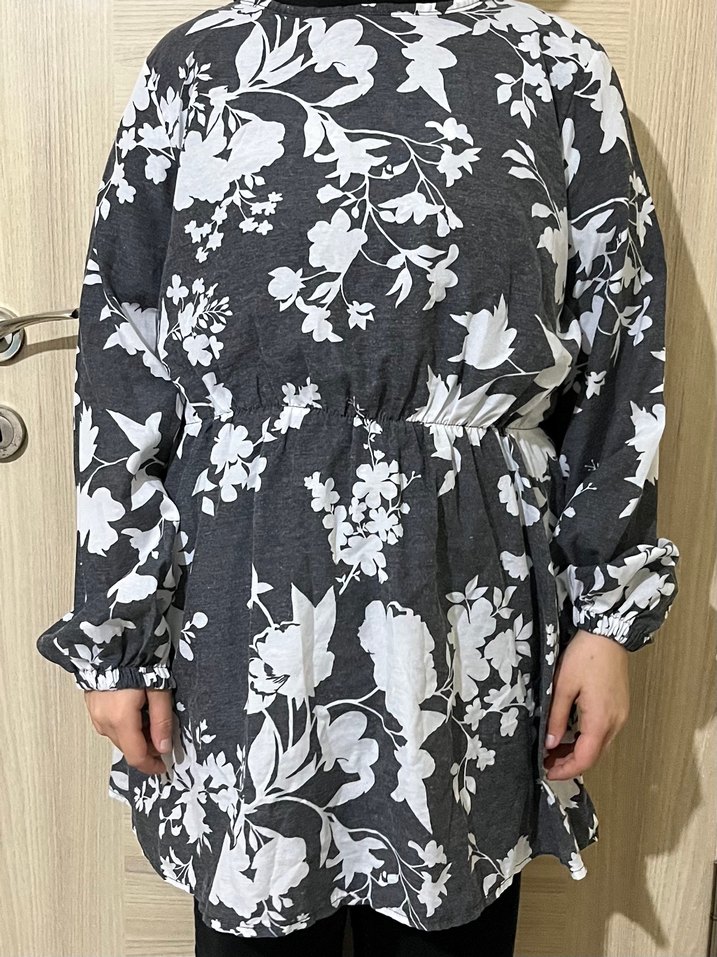 Gri Çiçek Desenli Tunik - Görsel 5