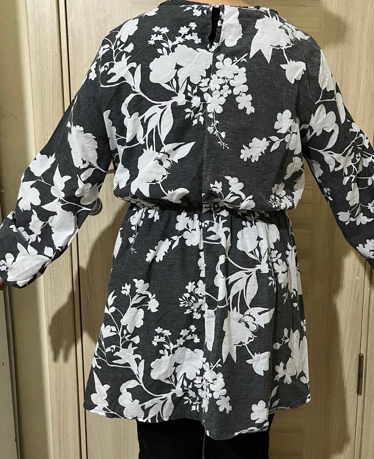 Gri Çiçek Desenli Tunik - Görsel 3