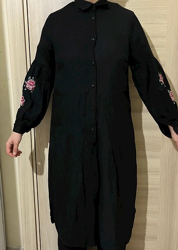 Siyah Nakışlı Uzun Kollu Kadın Tunik - Görsel 2