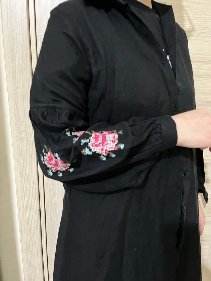 Siyah Nakışlı Uzun Kollu Kadın Tunik - Görsel 3