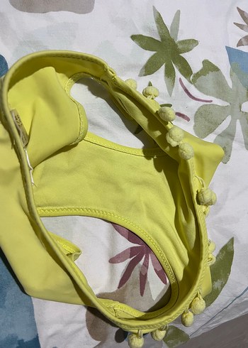 7 Yaş Beden Sarı Ponpon Detaylı Kız Bikini