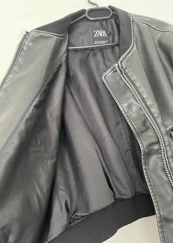 Zara Zara Siyah Deri Fermuarlı Kadın Ceket