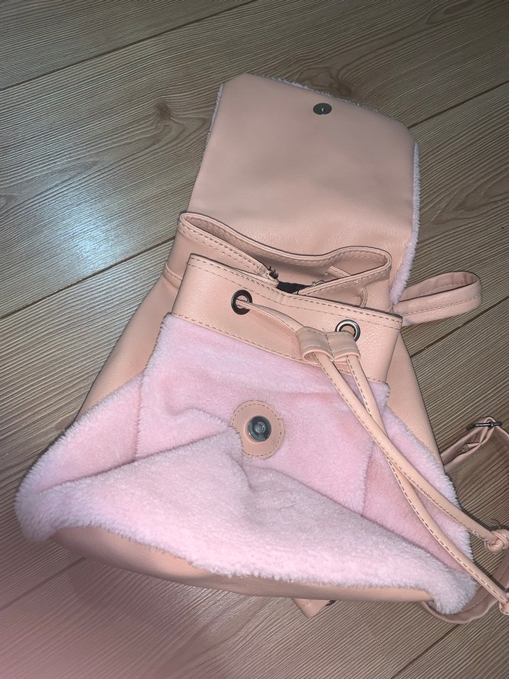 Pembe Yumuşak Kürklü Kadın Sırt Çantası - Görsel 5