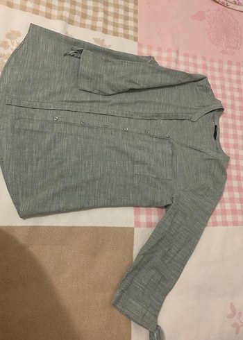 Gri Keten V Yaka Uzun Kollu Gömlek - Görsel 2