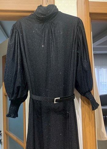 Uzun Siyah Kemerli Gotik Kadın Elbise - Görsel 2