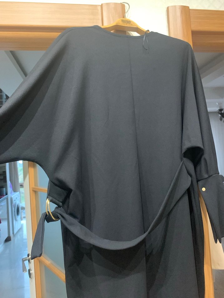 V Yaka Siyah Uzun Kollu Triko Elbise - Görsel 4