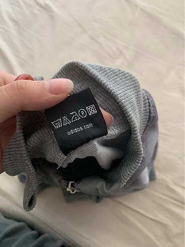 l Beden gri Renk Adidas sweat