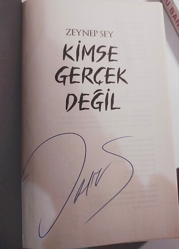 Beden KİMSE GERÇEK DEĞİL ZEYNEP SEY KUTULU VE İMZALI 