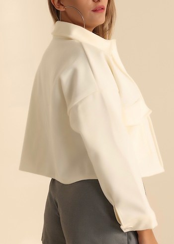 Düğmeli Beyaz Mini Kadın Ceket - Görsel 4