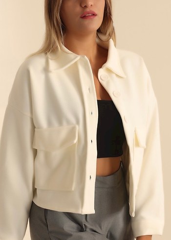 Düğmeli Beyaz Mini Kadın Ceket - Görsel 3