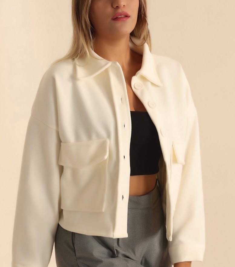 Düğmeli Beyaz Mini Kadın Ceket - Görsel 3