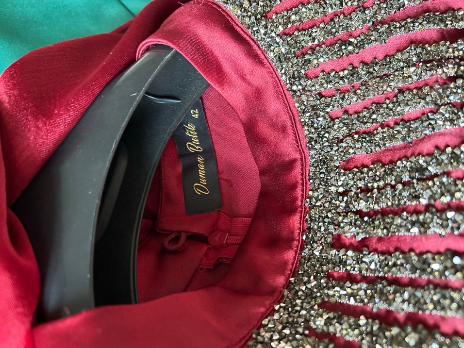 Bordo İşlemeli Uzun Kollu Abiye Elbise - Görsel 4