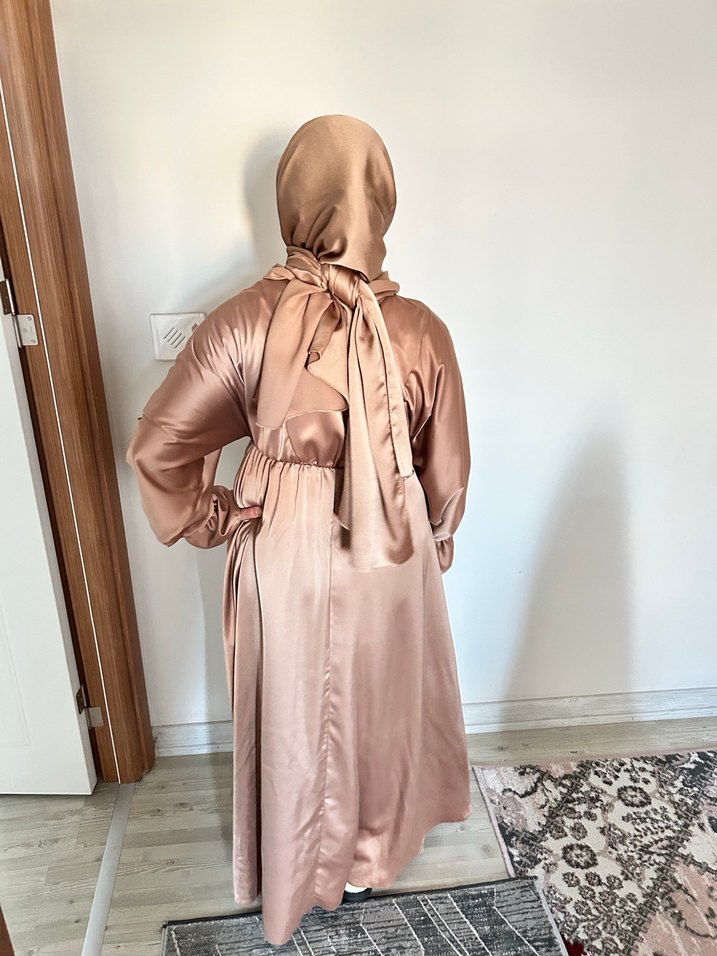 Bej saten elbise - Görsel 2