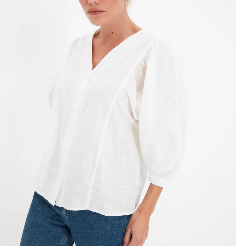 Düğmeli V Yaka Beyaz Kadın Gömlek - Görsel 5