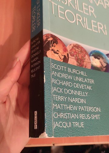 Uluslararası İlişkiler Teorileri Kitabı - Görsel 2
