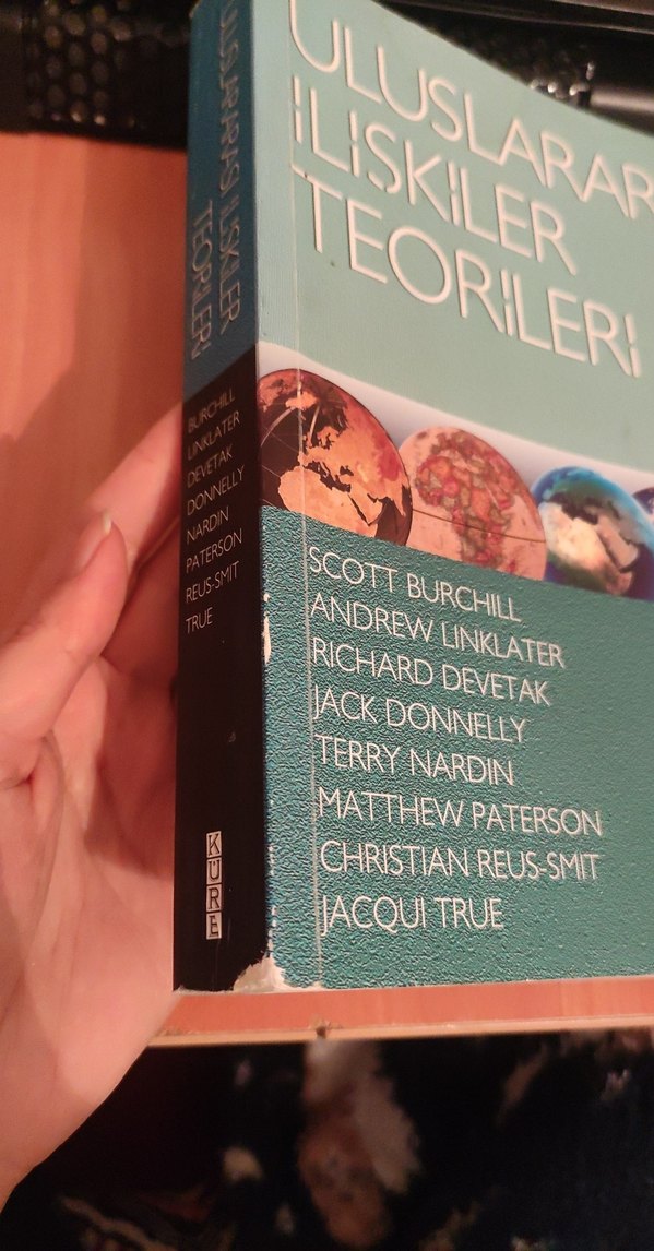 Uluslararası İlişkiler Teorileri Kitabı - Görsel 2