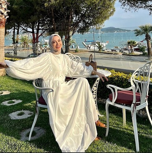 Beyaz elbise