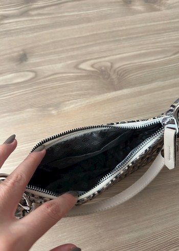 Marka muadili askılı çanta - Görsel 3