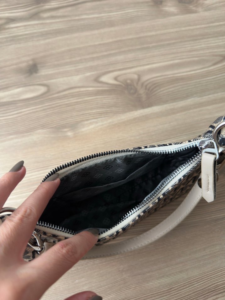 Marka muadili askılı çanta - Görsel 3