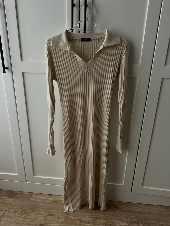 Bej yırtmaç detaylı triko elbise - Görsel 2